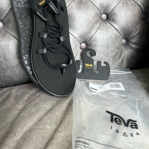 Teva Women's Black Strappy Voya Sandals with Elastic Bungee